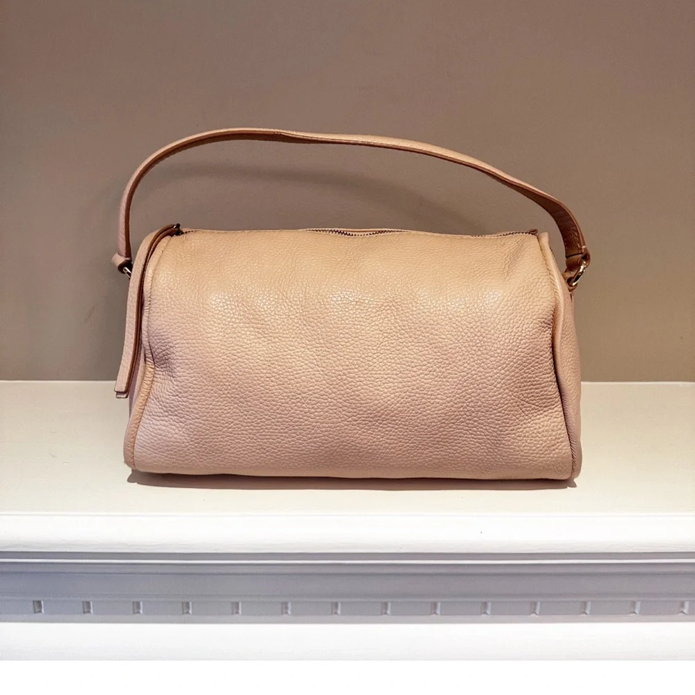 Banana Republic Elegant Beige Soft Pink Leather Shoulder Bag - Picture 1 of 15